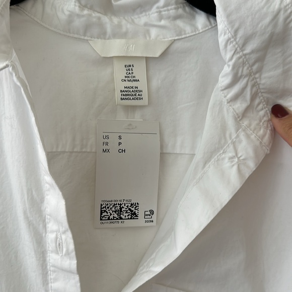New H&M Cropped white poplin button down shirt small S - Picture 2 of 4